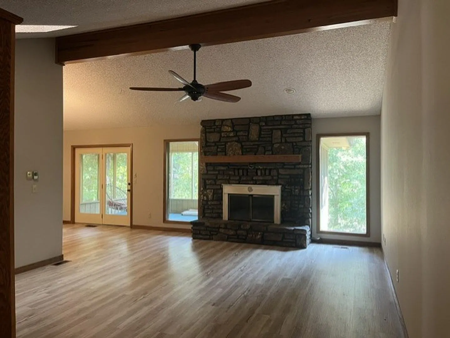 Bella Vista Close to Lake Windsor! — Photo 3