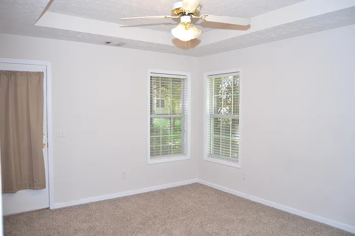 9060 Belaire St — Photo 6