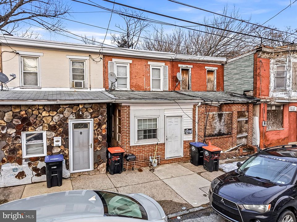 2nd image of 225 Hayes St