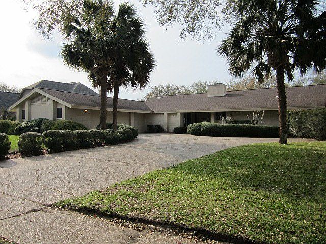 1st image of 6028 Country Club Dr