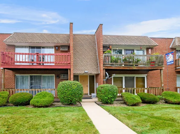 539 N Pleasant Dr APT 2C, Glenwood, IL 60425