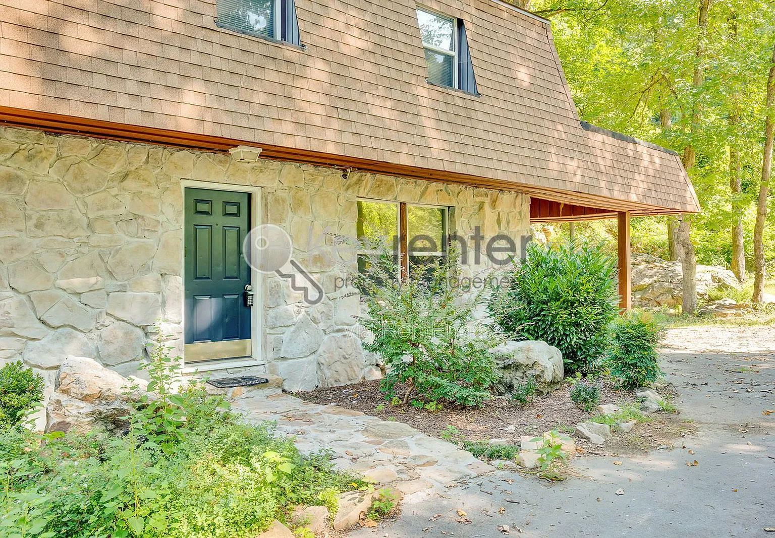 3 bed, 2.0 bath, 1344 sqft, $1,645 — Photo 3