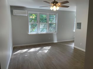 290 N Railroad Ave APT 1B, Staten Island, NY 10304
