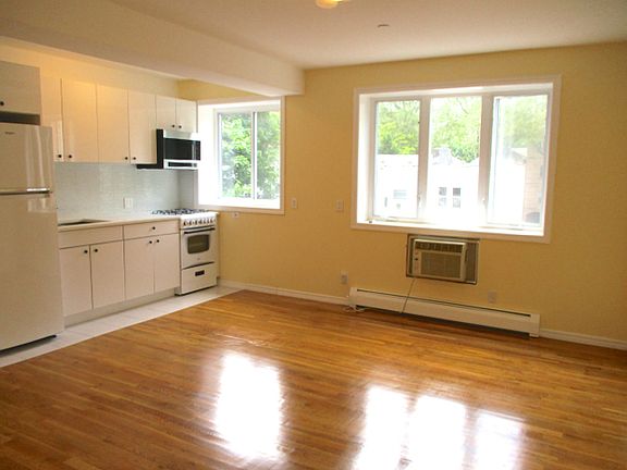 2nd image of 1384 E 19th St APT 3A
