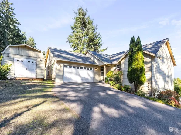 292 E Lakeland Drive, Allyn, WA 98524