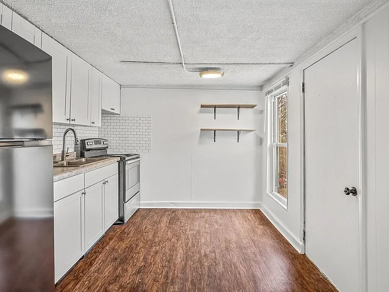 778 Winslow Ave #3 — Photo 5