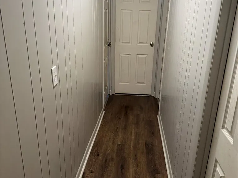 224 Burton Cir — Photo 3