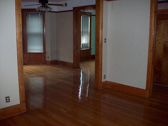 5th image of 4835 N Kenmore Ave APT 3