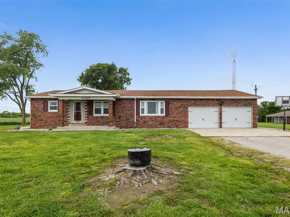 12307 County Highway 27, Nashville, IL 62263