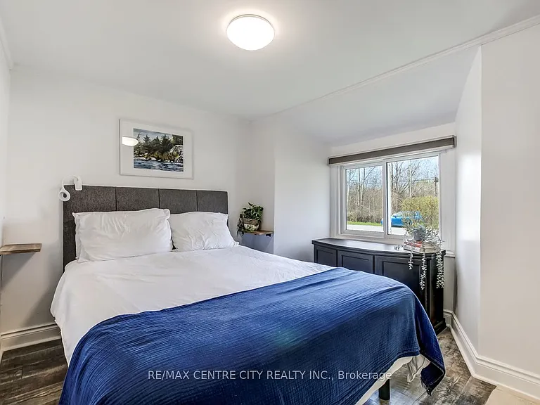 339 Catherine St — Photo 14