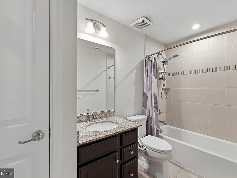 2720 Fredericksburg Rd — Photo 32
