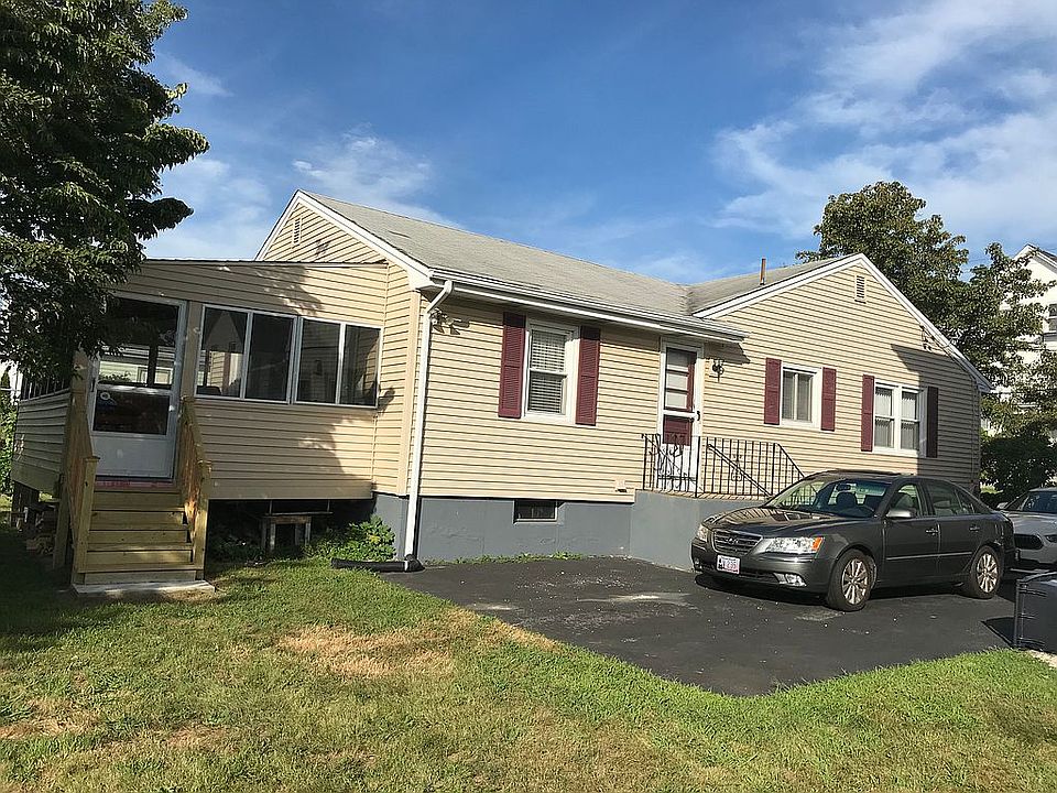 2nd image of 315 Pawtucket Ave