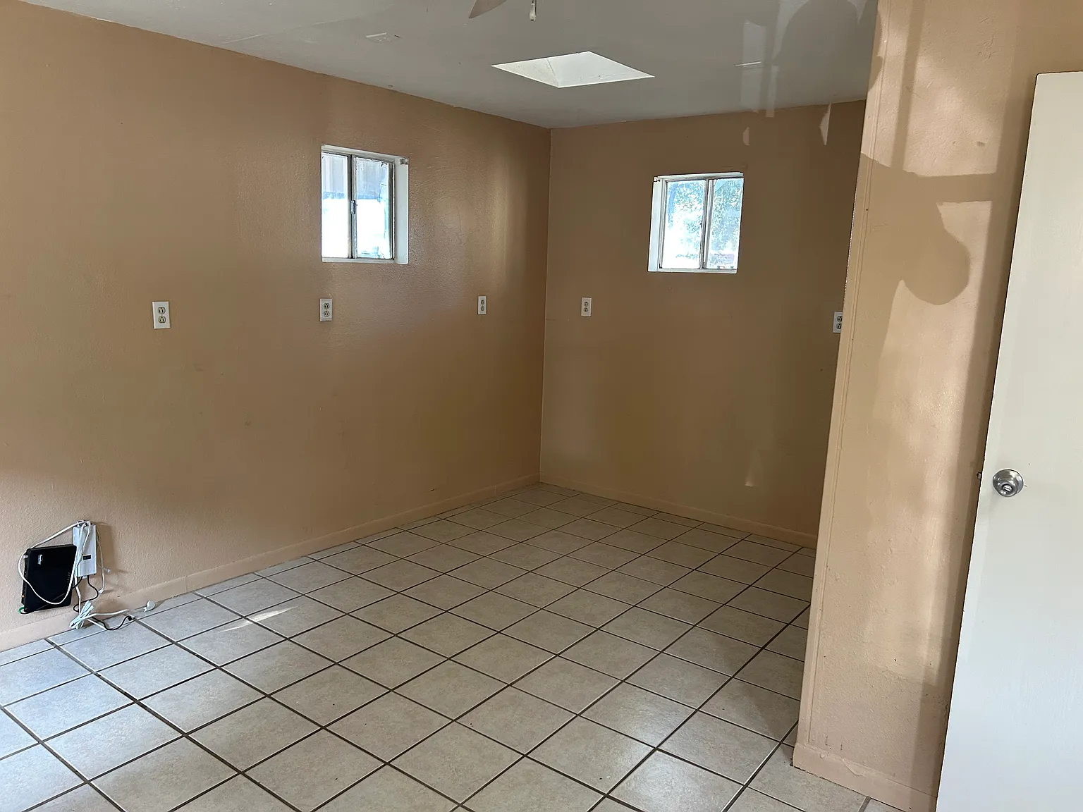 Studio, 400 sqft, $650 — Photo 3
