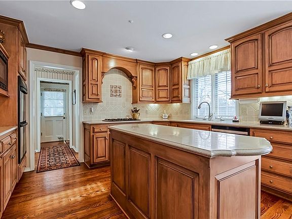 3rd image of 3005 W 84th Ter