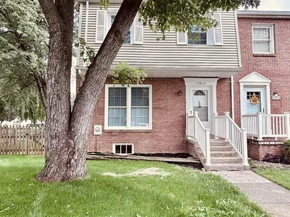 17914 Hickory Ln, Hagerstown, MD 21740