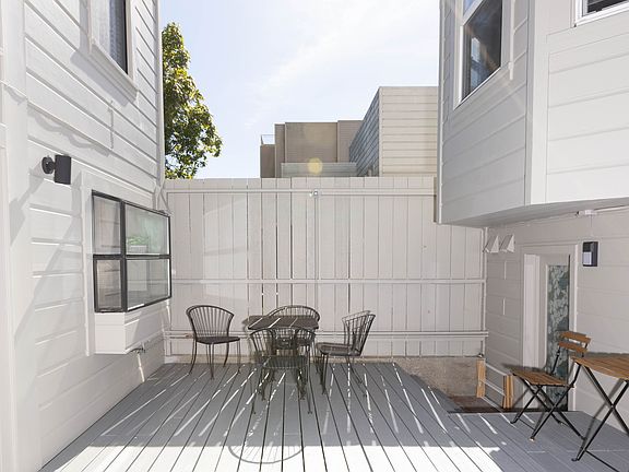 5th image of 1825 Lombard St #A
