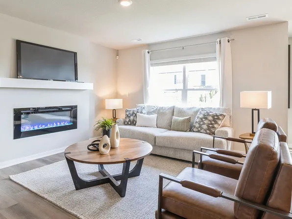 4754 171st St, Urbandale, IA 50323