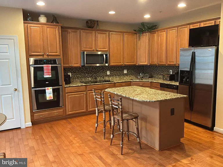 8006 Reserve Way — Photo 14