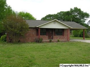 102 Lindsey Ln SW, Hartselle, AL 35640