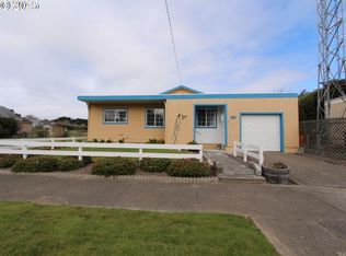 130 8th St SW, Bandon, OR 97411