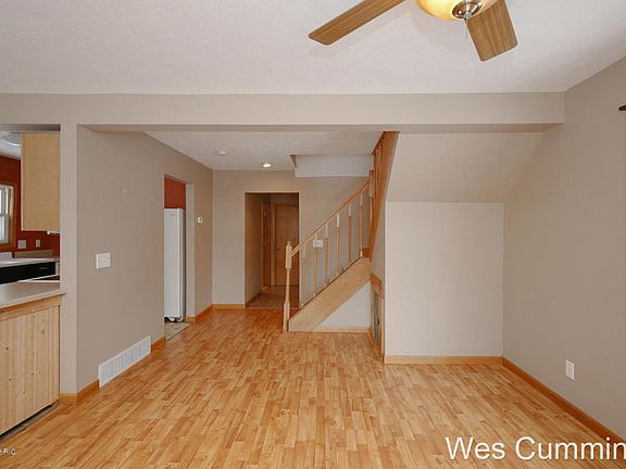 4th image of 1410 Oakwood St