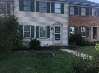 92 Robin Hill Dr, Lititz, PA 17543