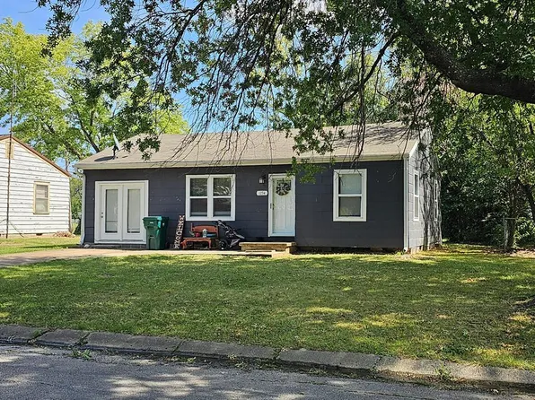 1234 Ward Ave, Parsons, KS 67357