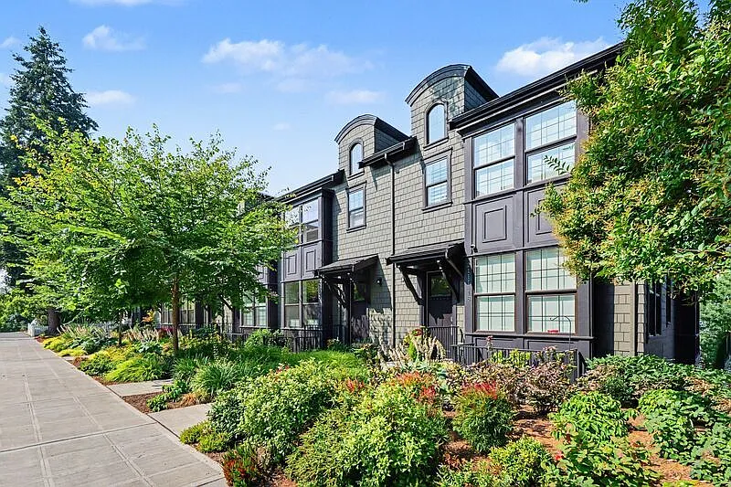 2 bed, 3.5 bath, 1724 sqft, $5,950 — Photo 4