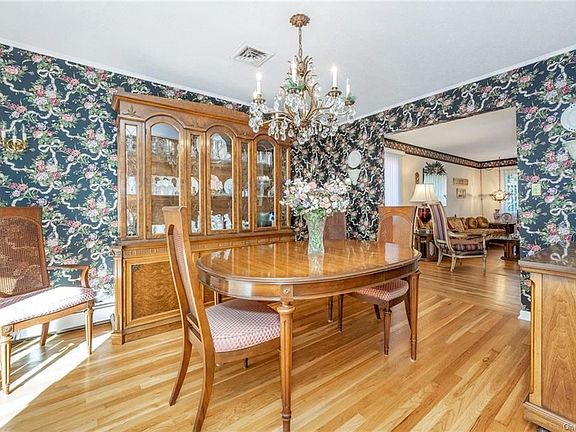 5th image of 263 Glenbrook Ave