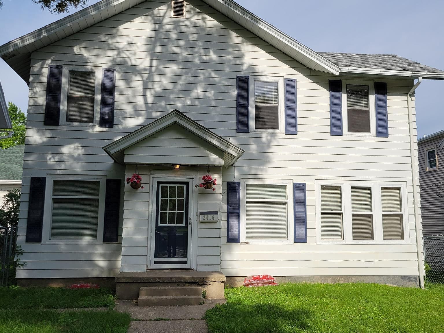 2416 Jackson St, Sioux City, IA 51104 Zillow