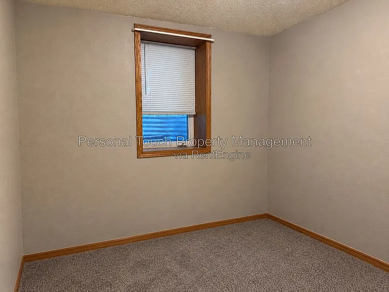 1009 13th Ave N #1 — Photo 16