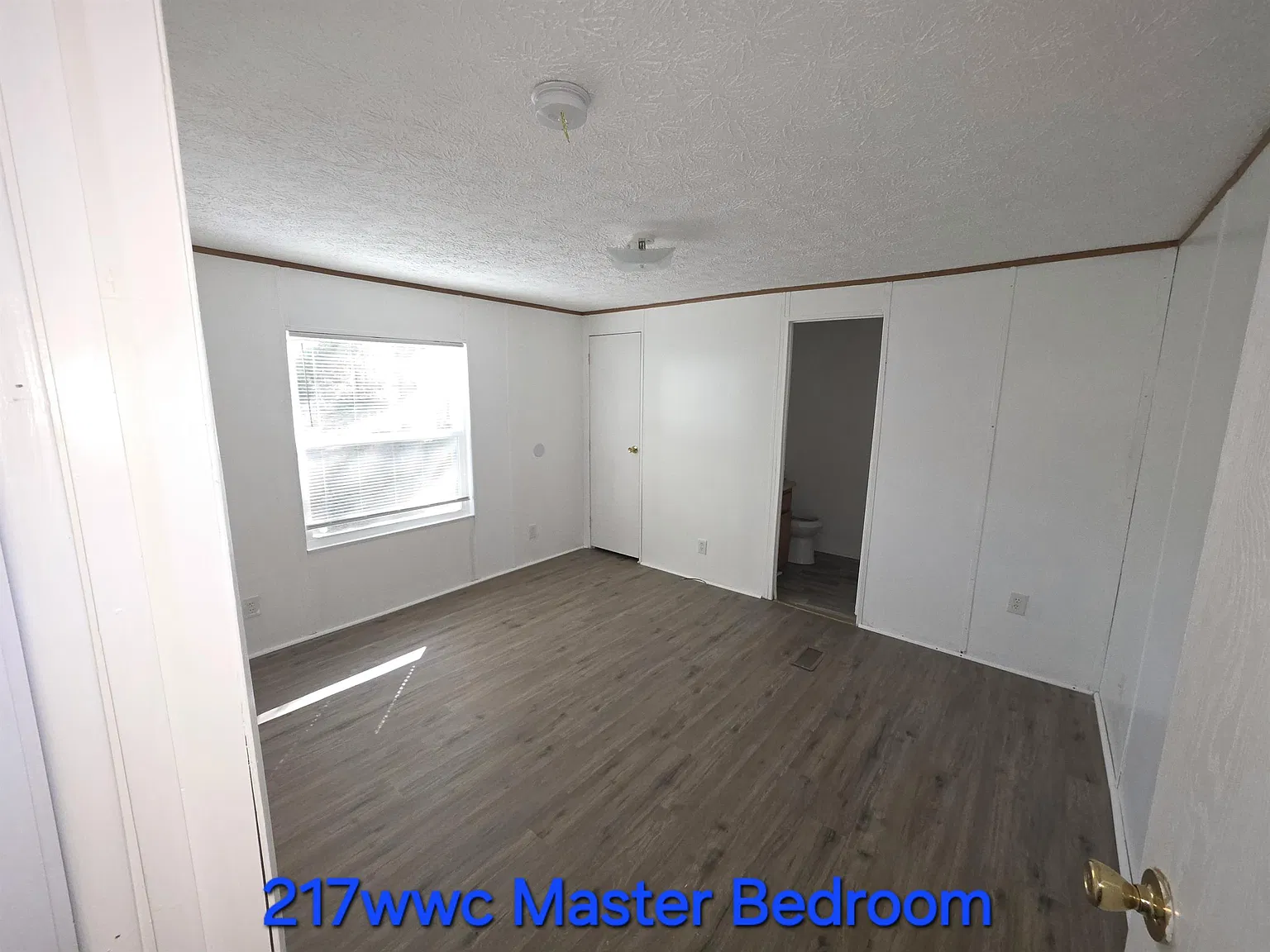 WWC217 — Photo 2