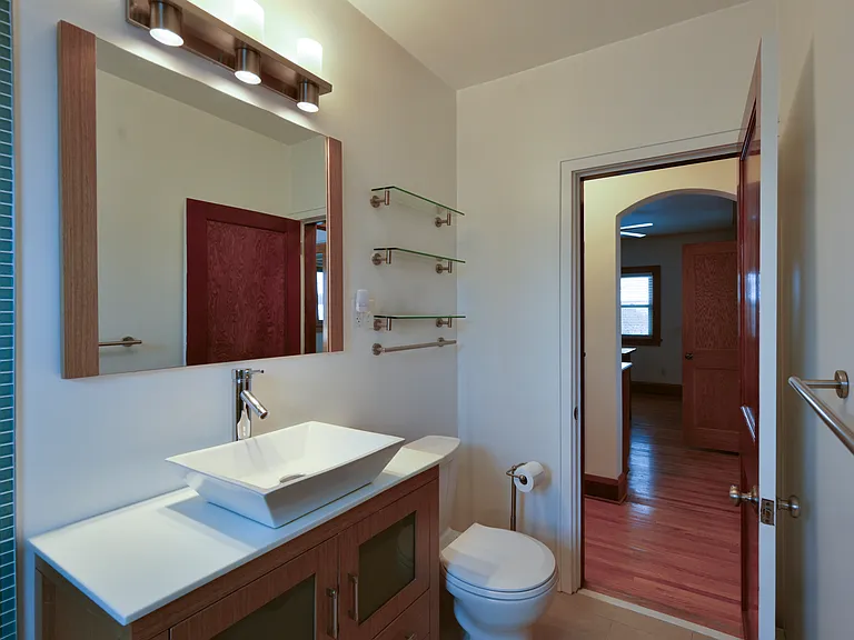 1303 Vincent Ave N — Photo 13