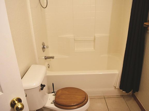 5th image of 1401 NW Dearborn Ave APT A