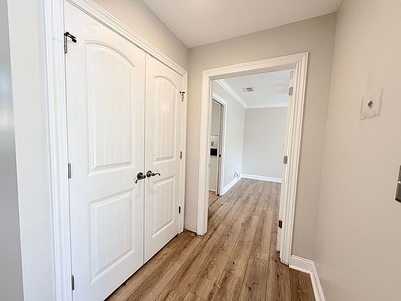 5th image of 5511 La Moya Ave