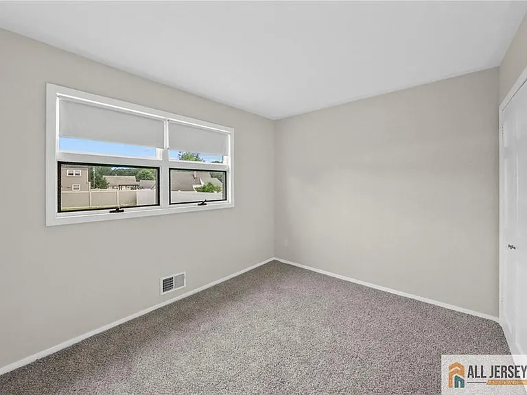 16 Tappan Ave — Photo 9