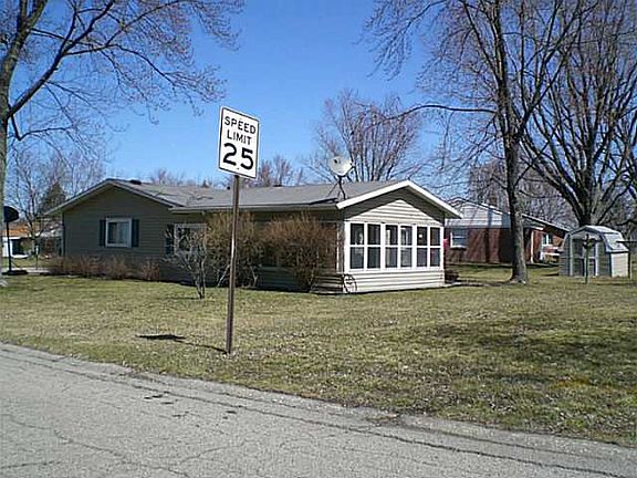 2nd image of 940 E Graceway Dr