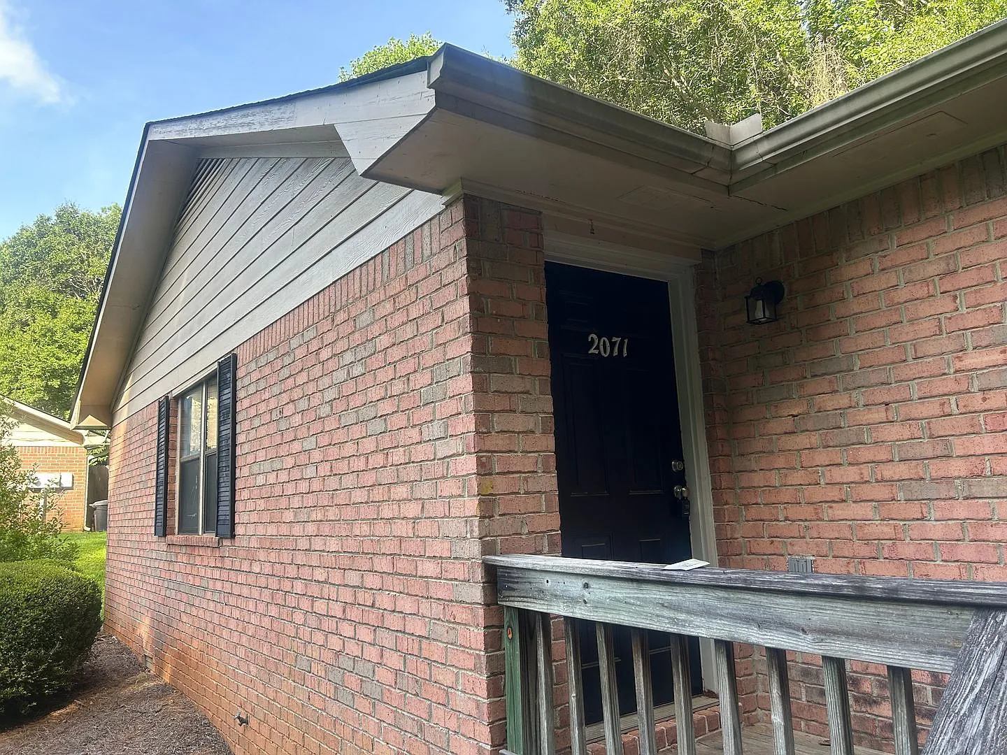 2071/2073 Cantrell Ln — Photo 1