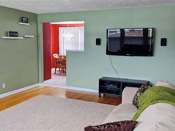 5th image of 19 Zeller Ln