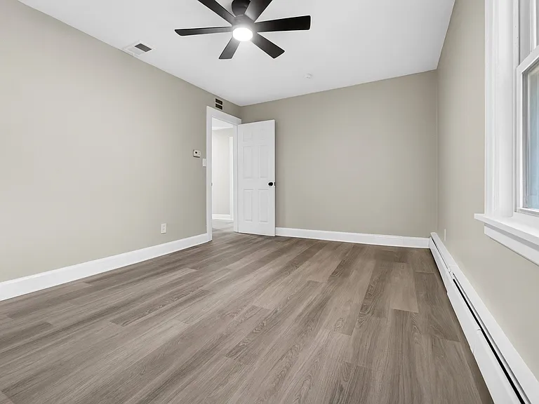 21007 Gardenview Dr — Photo 17