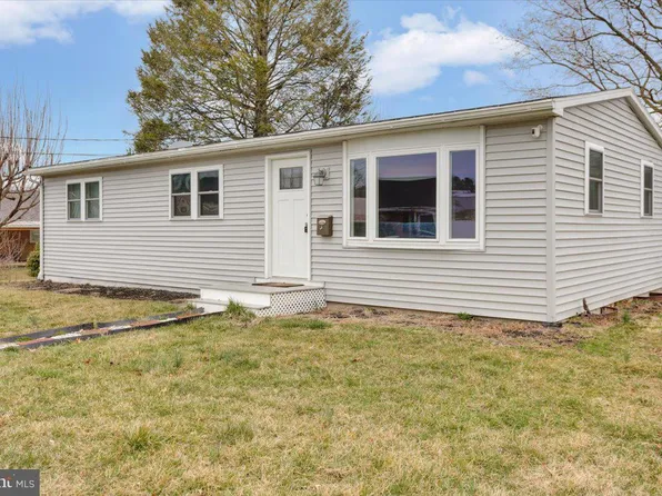 119 N Brooke St, Robesonia, PA 19551