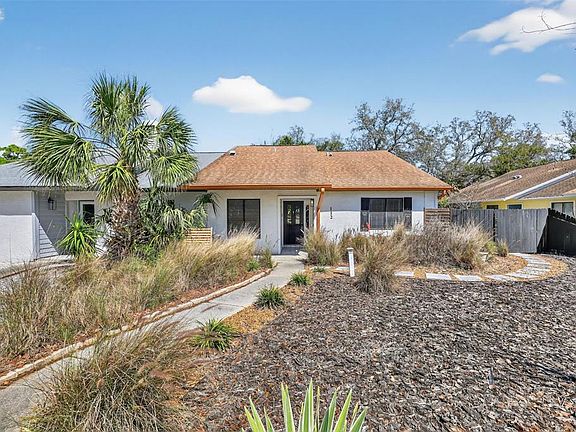 2nd image of 112 Anclote Rd