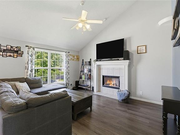 3rd image of 6706 S Brookside Rd