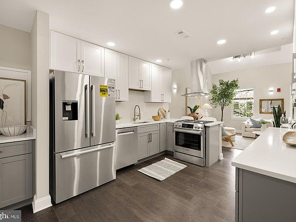 3rd image of 1225 King St Suite 300