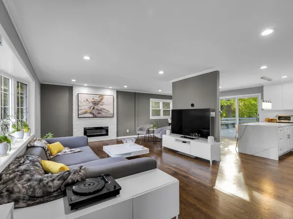 11 Botte Drive, West Haven, CT 06516