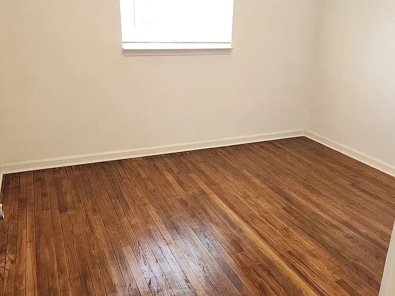 1005 Callen St — Photo 13