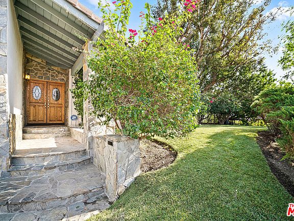 2nd image of 8862 Moorcroft Ave