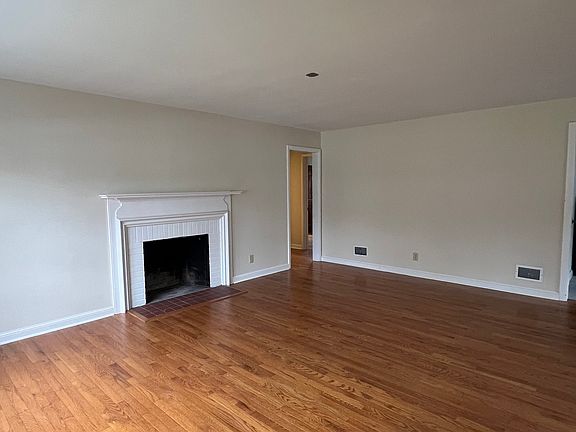 3rd image of 121 View Street