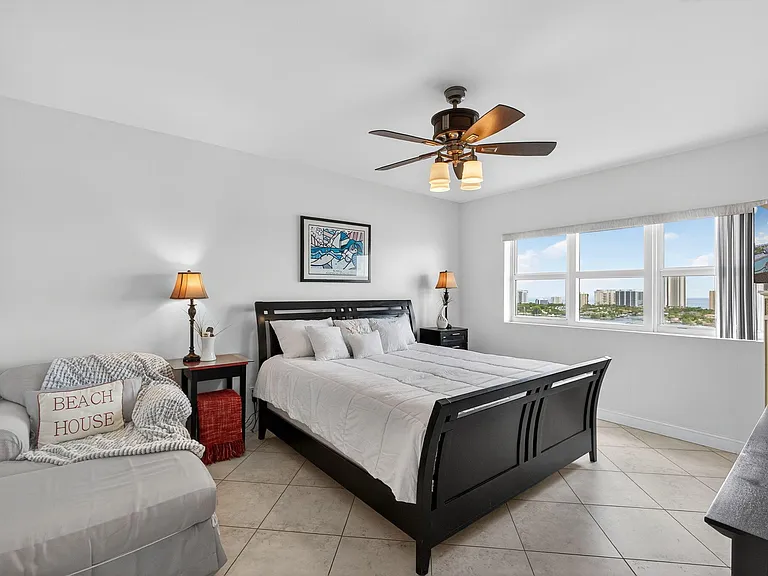 2640 Lake Shore Dr #1716 — Photo 25