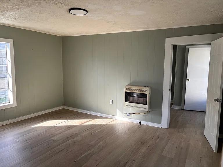 217 Haywood St — Photo 6